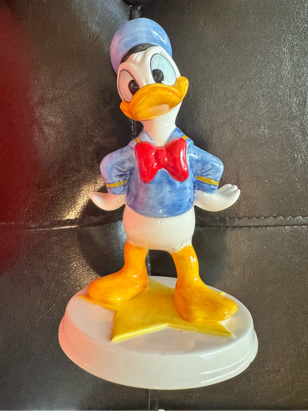 VINTAGE SCHMID DONALD DUCK 7 INCH FIGURINE NEW IN BOX.